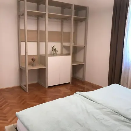 Nona Polda Apartment