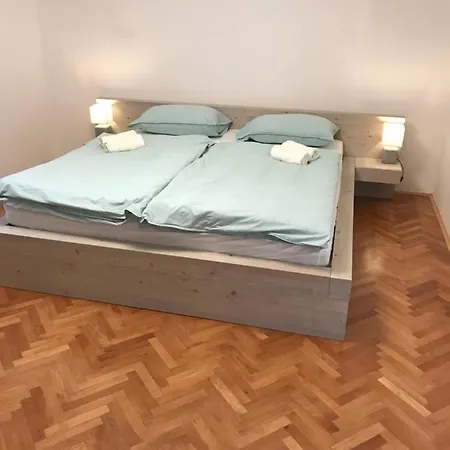 Nona Polda Apartment Kobarid